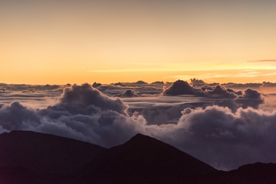 黄金时段的云彩